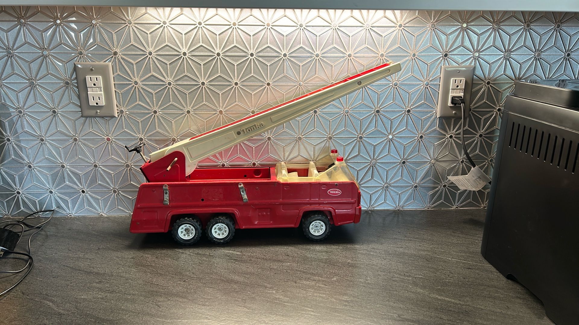 Vintage Tonya Fire truck. Ladder Truck 32202
