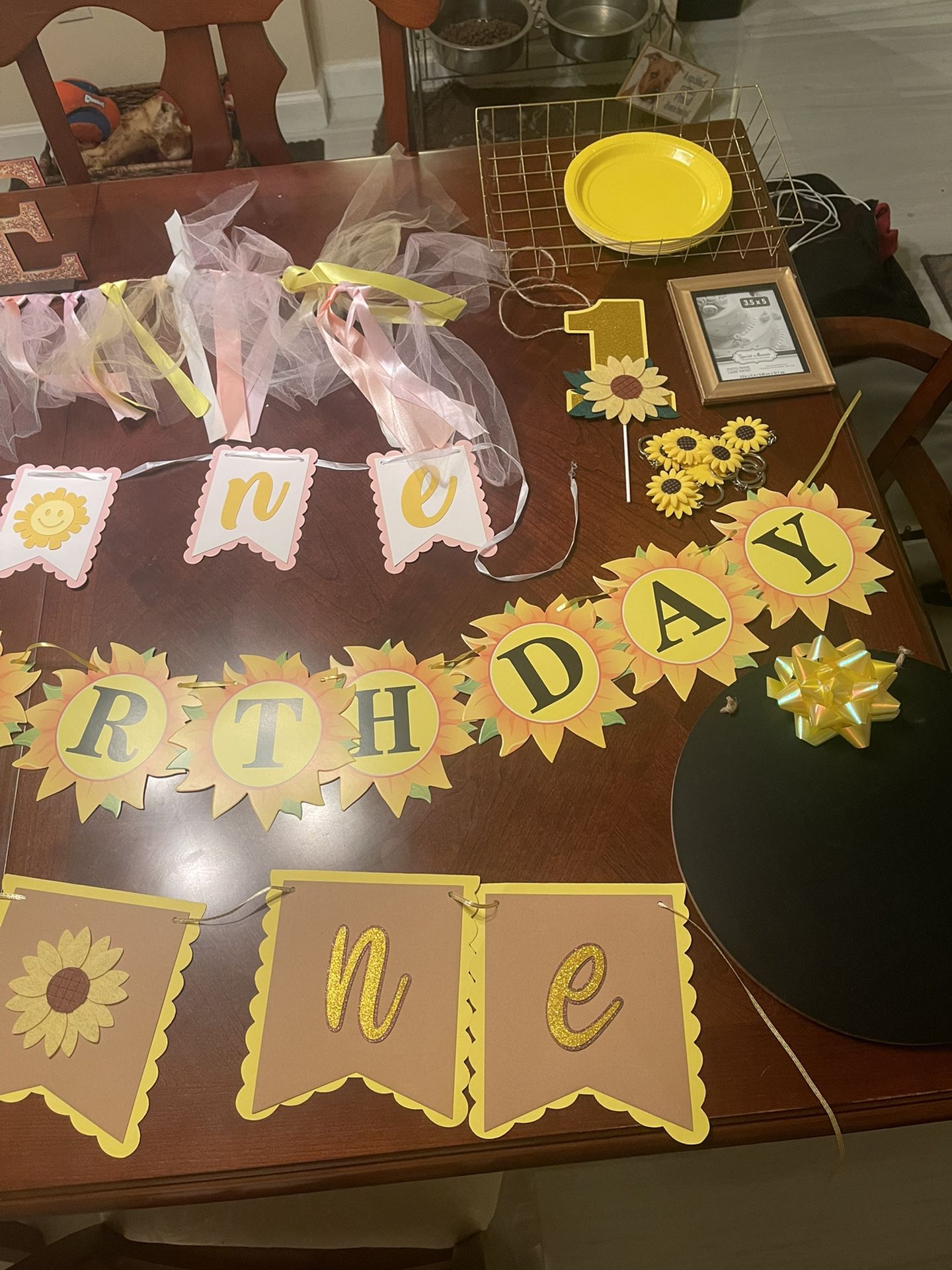1 year old birthday party- sunflower theme decor!!! 