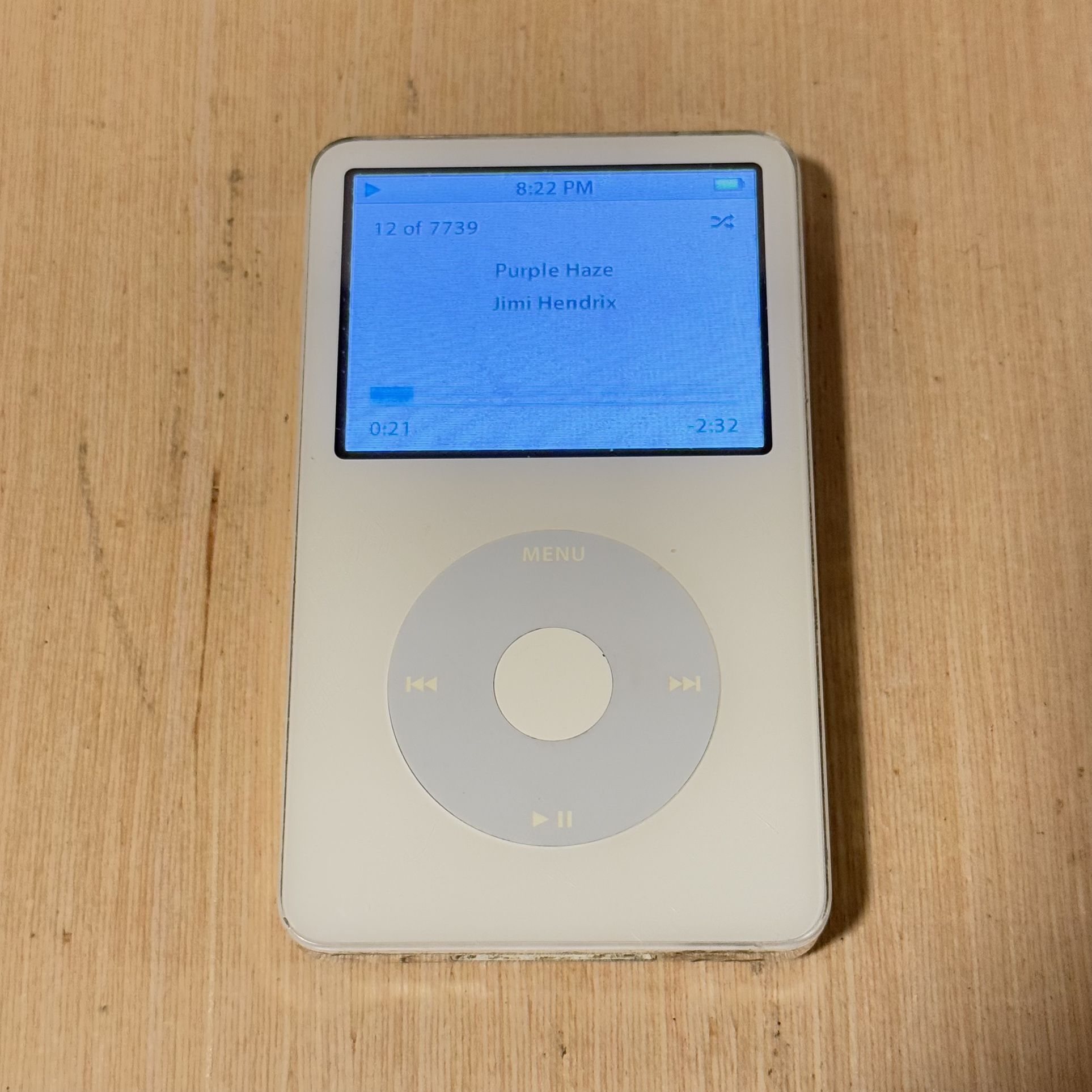iPod Classic Model:A1136 60GB White Tested Good Battery w/7739 Songs Read Blw!  