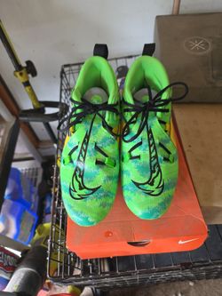 Nike Football Cleats Neon Green Alpha Size 10.5
