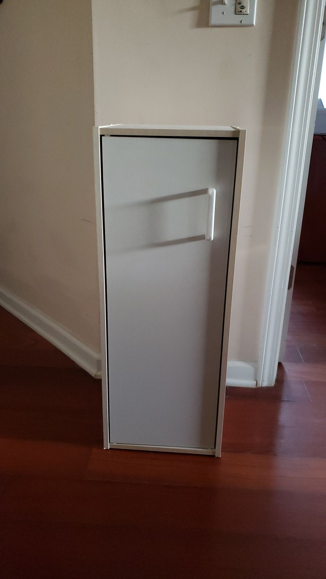 Small cabinet, cabinet, storage cabinet