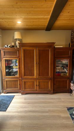 Wooden TV cabinet / entertainment center