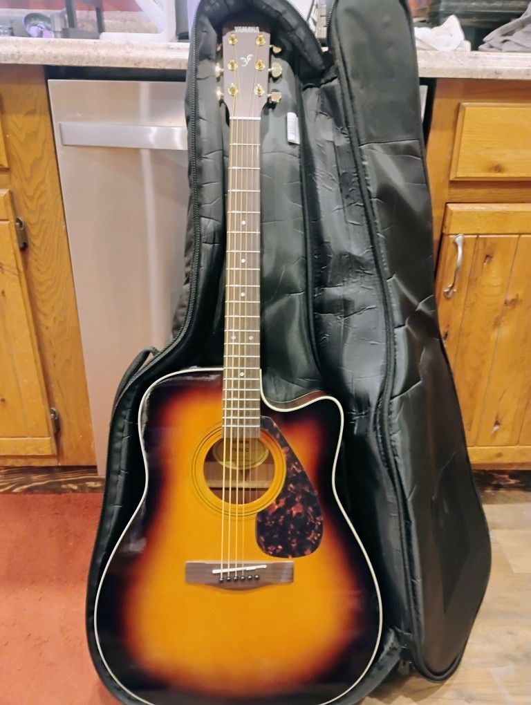 Yamaha Electric Acoustic Guitar