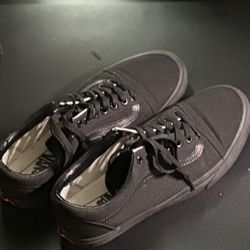 Men’s Vans Size 9