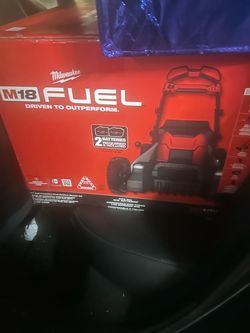 BRAND NEW WITH BOX  M18 FUEL Brushless Cordless 21 in. Walk Behind Dual Battery Self-Propelled Lawn Mower w/(2)12Ah Batteries & Mower Cover
