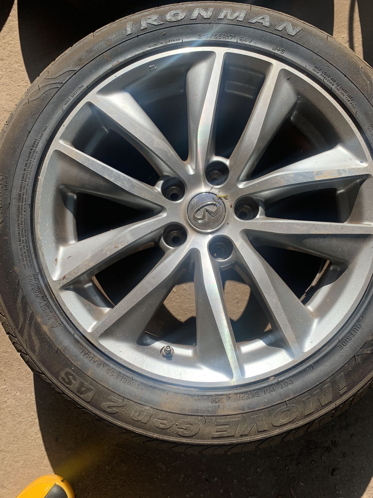 Infiniti Rims 17inch/ Brand New Tires