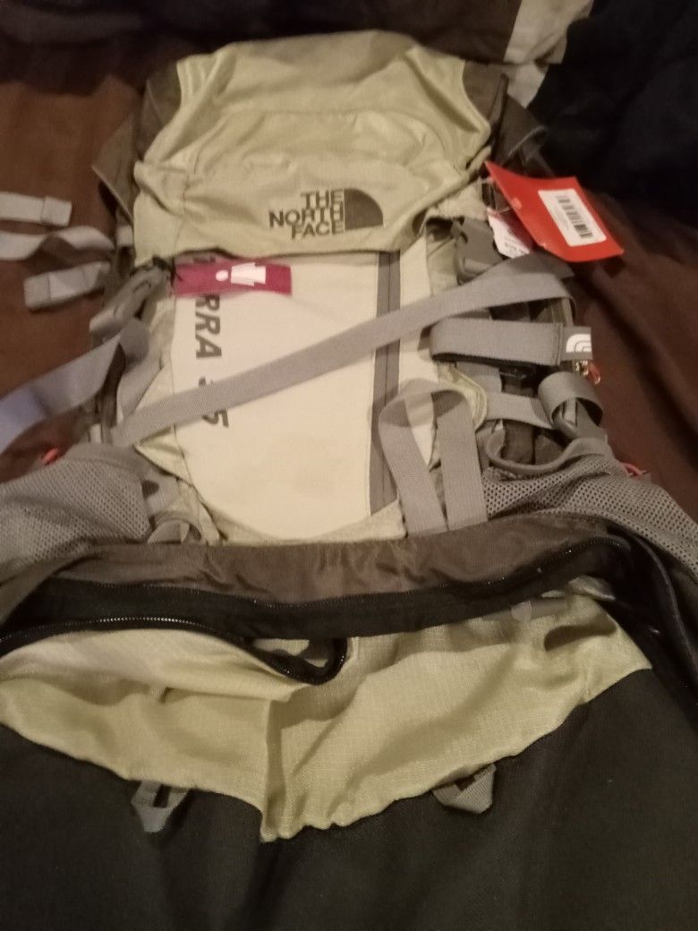 The Northface Women's Terra 55 Backpack