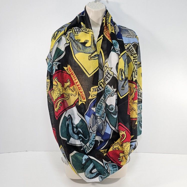 Harry Potter Infinity Scarf BioWorld Hogarts School of Witchcraft And Wizardry