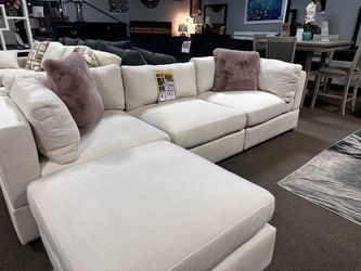 Perfect modular sofa! Available in black 🚨✨