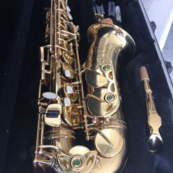 Beautiful lightly used Saxophone