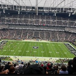 New York Giants Vs Las Vegas Raiders 50 Yardline 