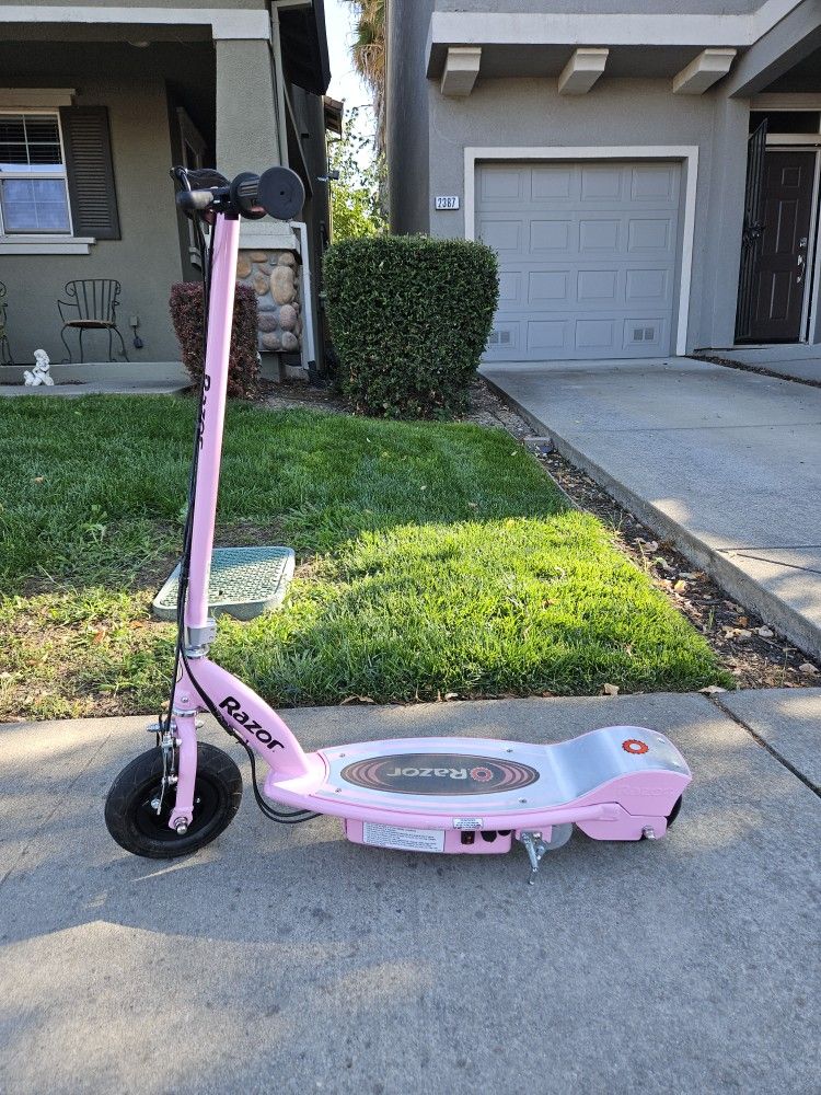 Razor E125 Electric Scooter