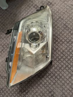 2010 Cadillac SRX Drivers Headlight