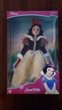 Disney's snow white porcelain doll