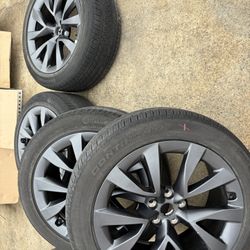 20" 2024 Model X Cyberstream Rims Continental Tires SENSORS Staggered 25% TREAD