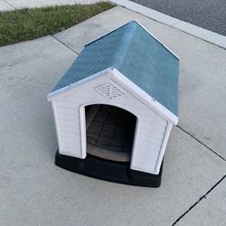 Waterproof Plastic Pet Dog House Indoor Outdoor Puppy Shelter Kennel with Air Vents and Elevated Floor 