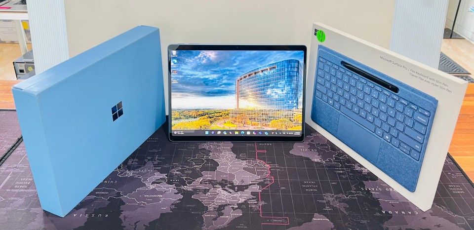 Microsoft Surface Pro 11th Edition SnapDragon 12-Core 16GB 500GB With Keyboard and Pen Like New in BOX