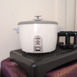  10 Cup Rice Cooker with streamer 
