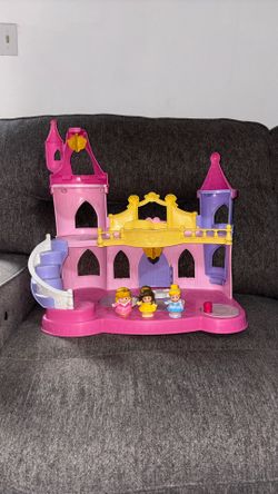 Little People Princesses Dancing Castle