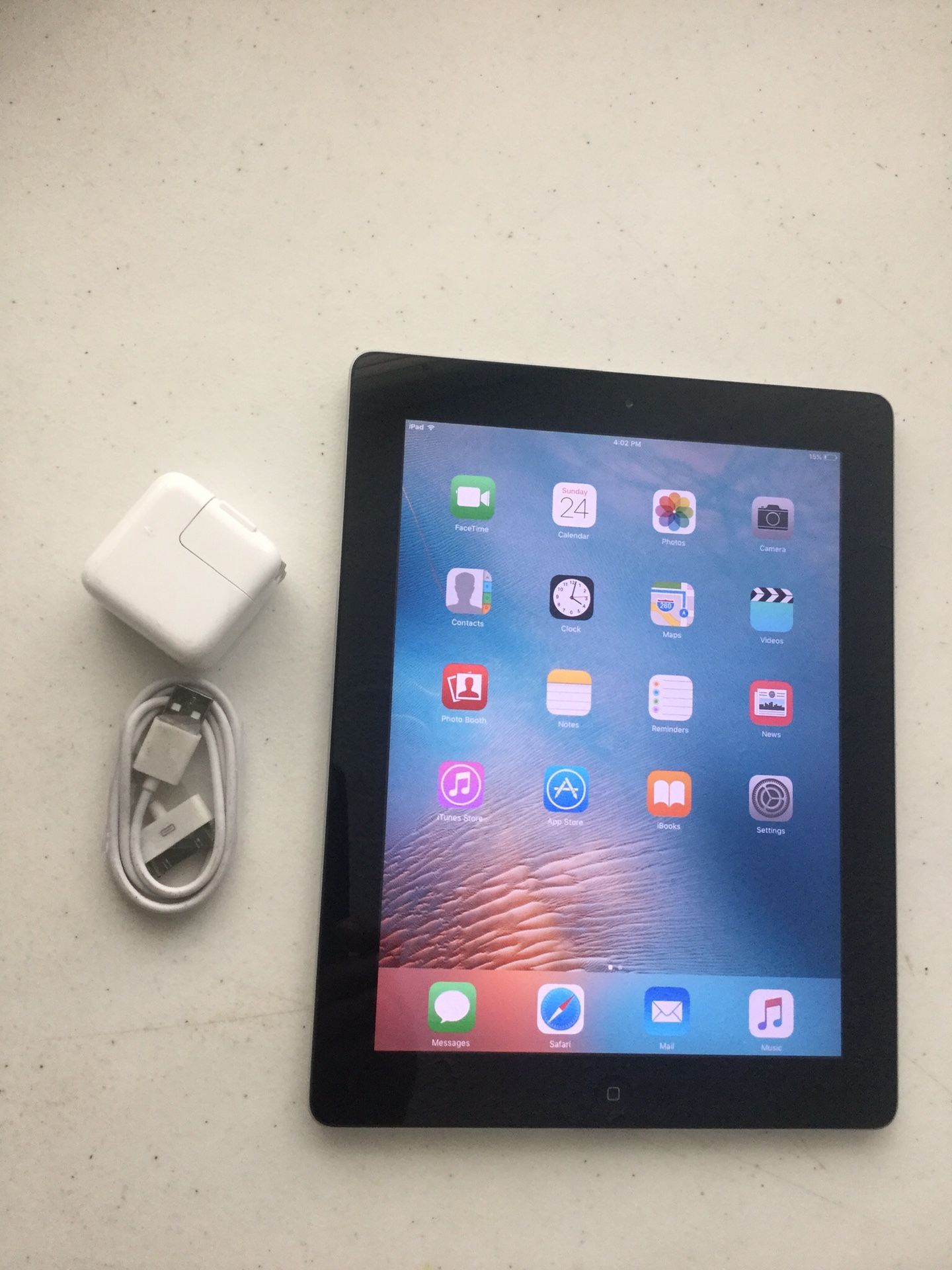 Apple iPad 2 16 GB WI-FI. COLOR BLACK.work very well included charger perfect condition.