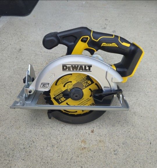 Dewalt 20v Circular Saw Motor Brushless Blade Size 6 1/2 Brand New Tool Only