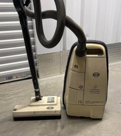 SEBO Air belt C3.1 hospital grade canister vacuum need gone