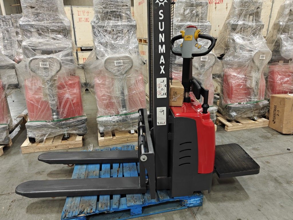 3M Electric Pallet Stacker | 3300 lbs Capacity, 118″ Lifting Height & Advanced Safety PS3300FE