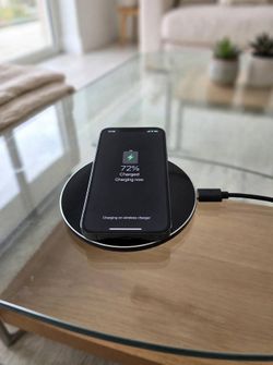 TOZO W1 15W Fast Wireless Charger – Excellent Condition