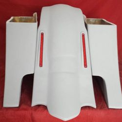 Harley Davidson 6″ Extended Out And Down Saddlebags with Custom LED Lights Rear Fender – No Lids