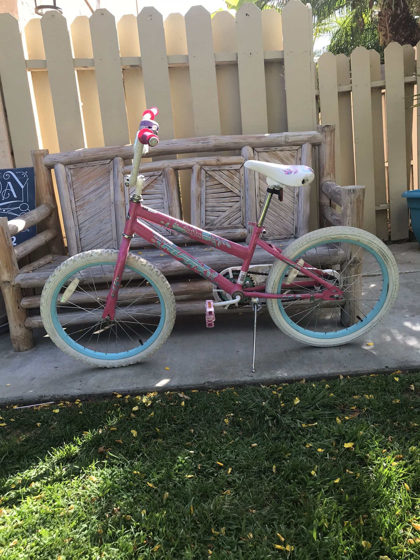 Girls bike