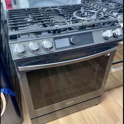 New AirFry Samsung smart dial gas range