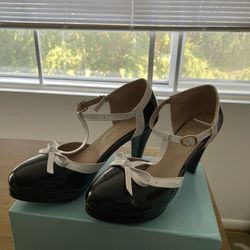 Womens Black/White Heels