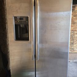 GE Refrigerator - 36"