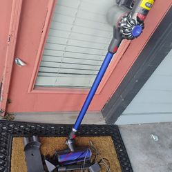 Dyson V8 Cordless Stick Vacuum Cleaner