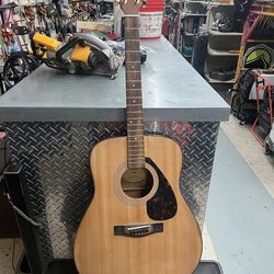 Yamaha F335 Acoustic Guitar