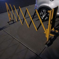 2 Accordion Safty Gates .