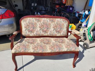 Victorian Style Floral Settee Loveseat