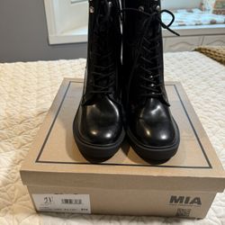 MIA Boots
