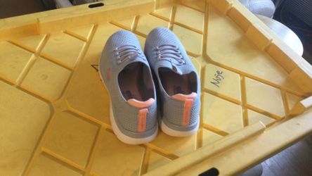 Skechers  Size 7,5 Women