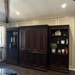 Good Condition - Beautiful Dark Wood Entertainment Center 
