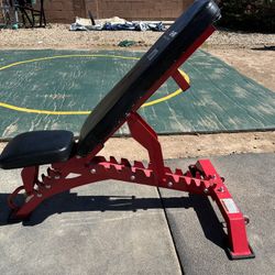Adjustable Weight Bench 