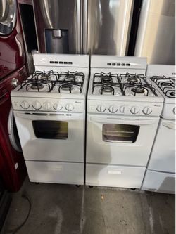 Amana White 4 burner range stove 20 inches