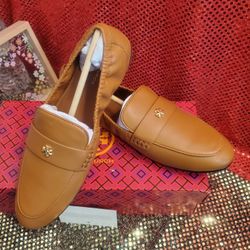TB Women's Ballet Loafer Size 7.5. New In Box.