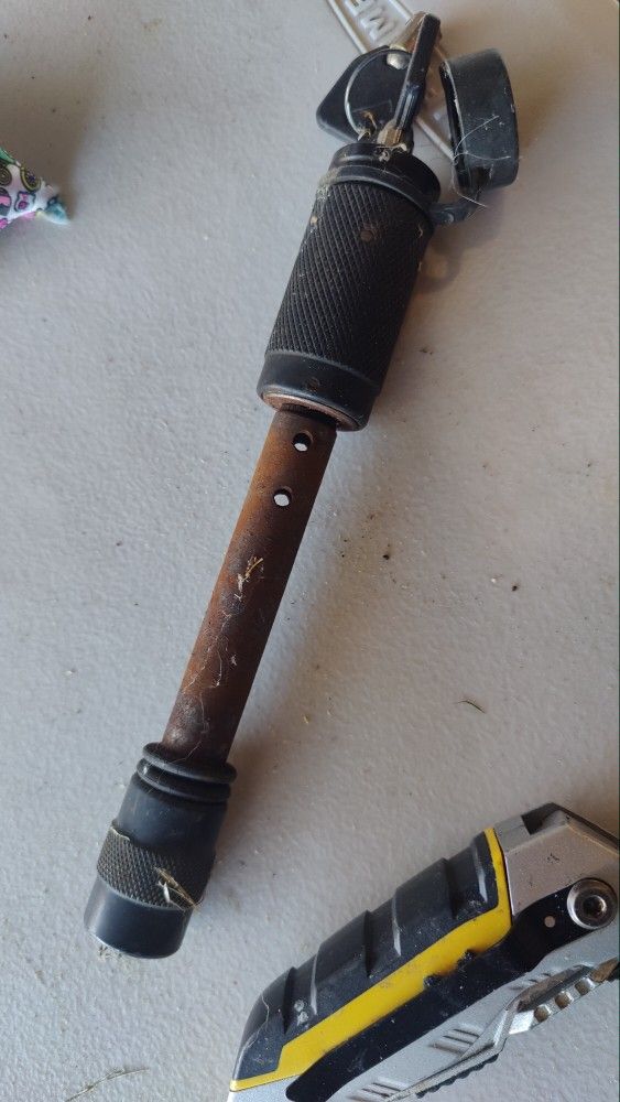 Tow Hitch Lock With Key