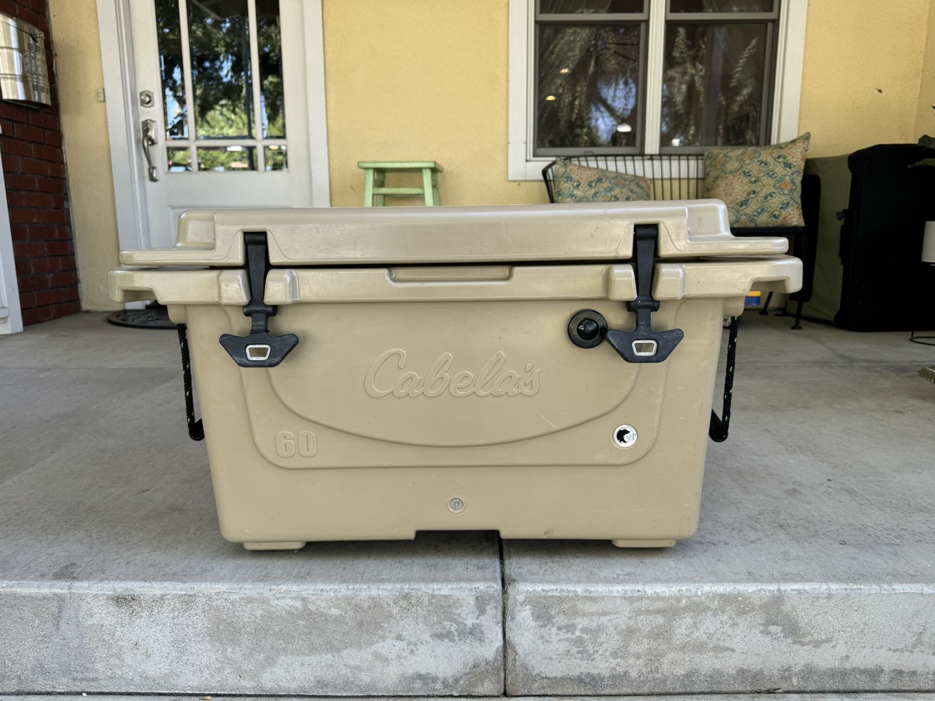 Cabela’s Polar Cap Equalizer 60-Quart Cooler