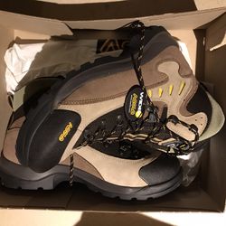 Mens Size 9.5  Assolo Hiking Boots! Brand New!