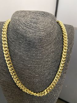 10k gold Miami cuban chain and bracelet combo for a good price!!