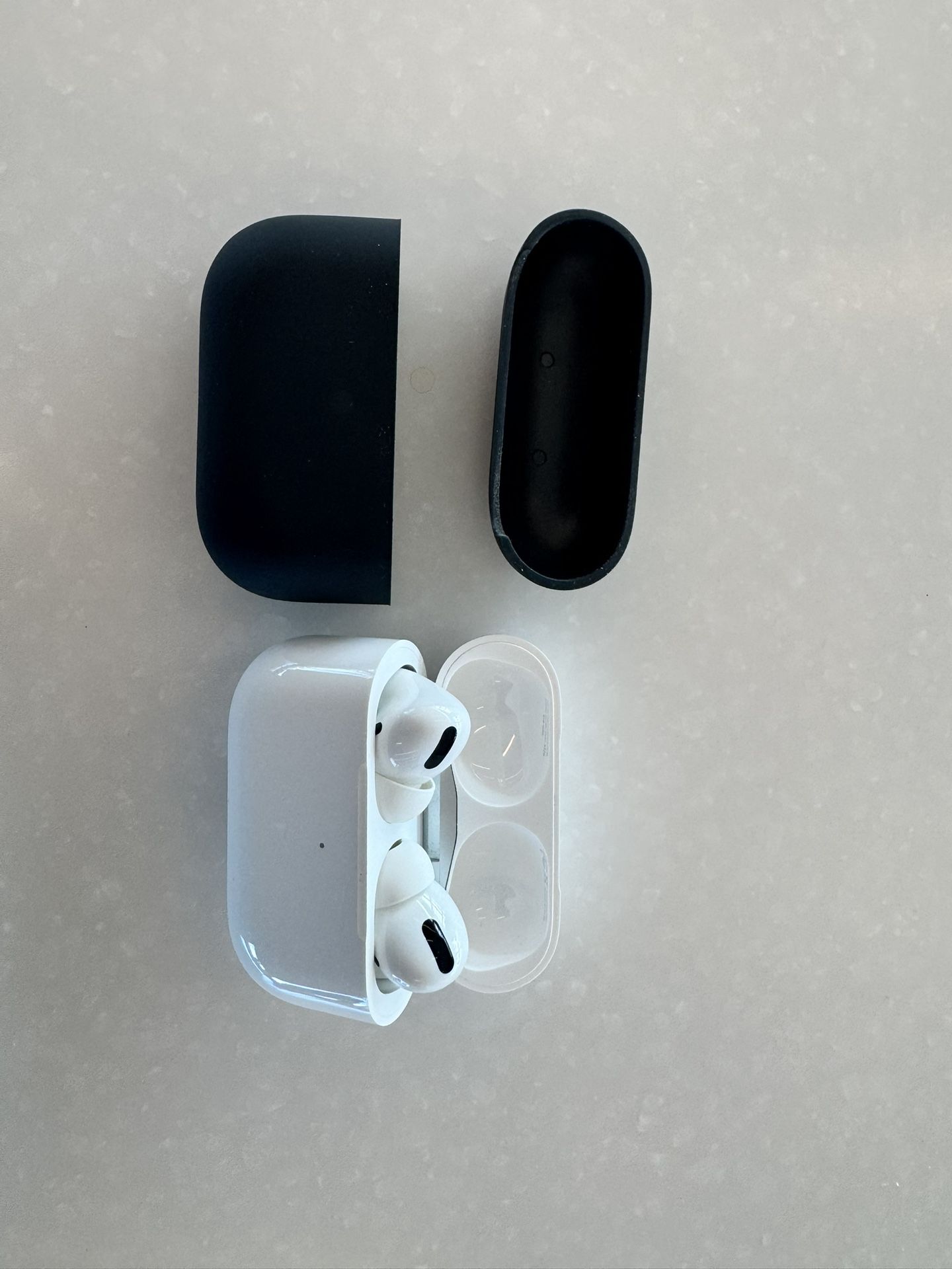 Apple AirPods Pro 1st Gen.