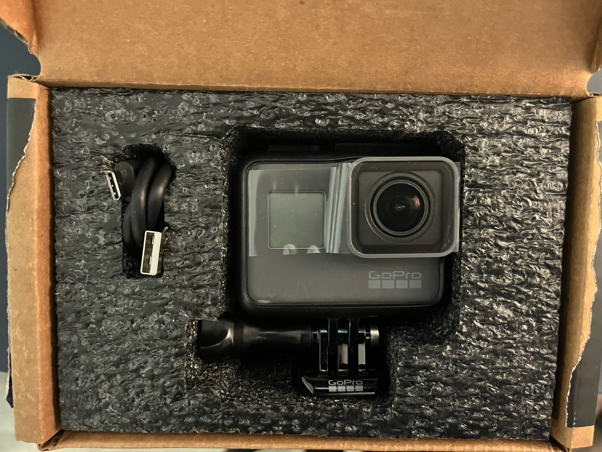 GoPro Hero 5 With Accessories 