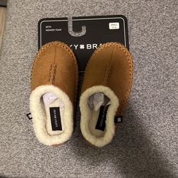 Lucky Brand Slipper For Kids Size Small 11-12